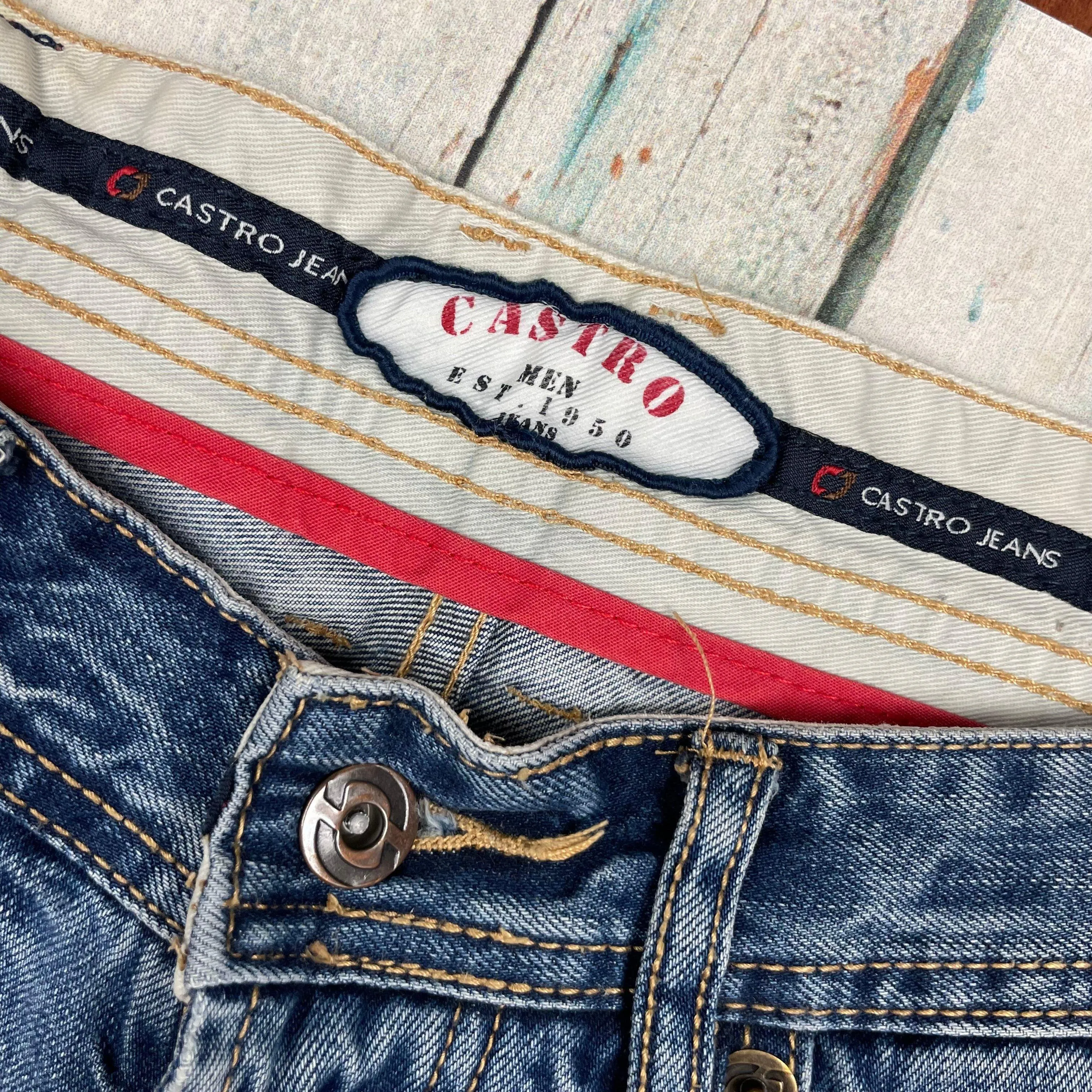 Castro Jeans by Hugo Boss  Mens 'David' Antique Wash Jeans - Size 31 Short