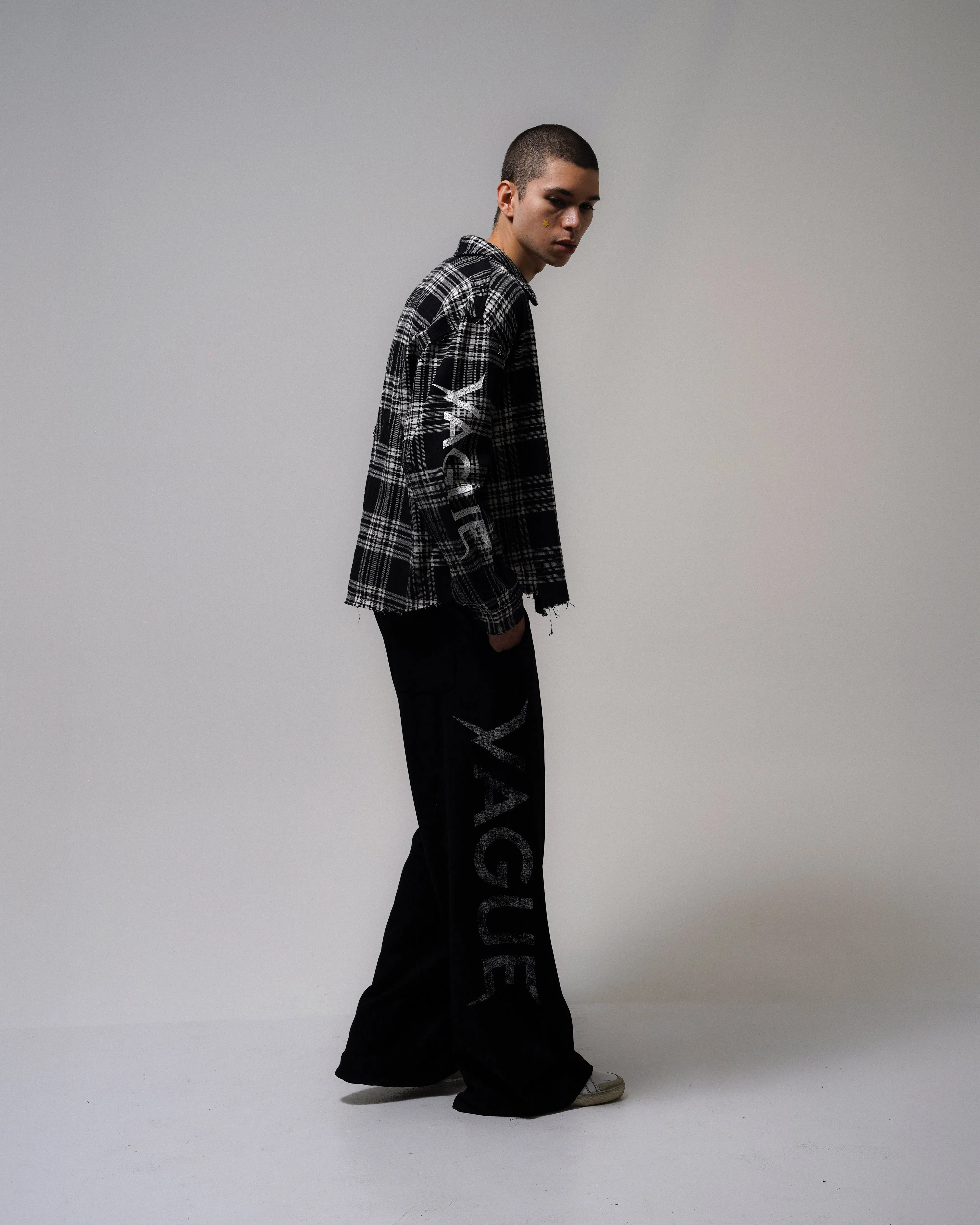LOGO ZIP FLANNEL [BLACK]