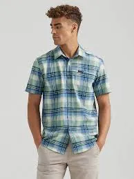WRANGLER ATG MEN'S CEDAR SHIRT IN BLUE SPRAY